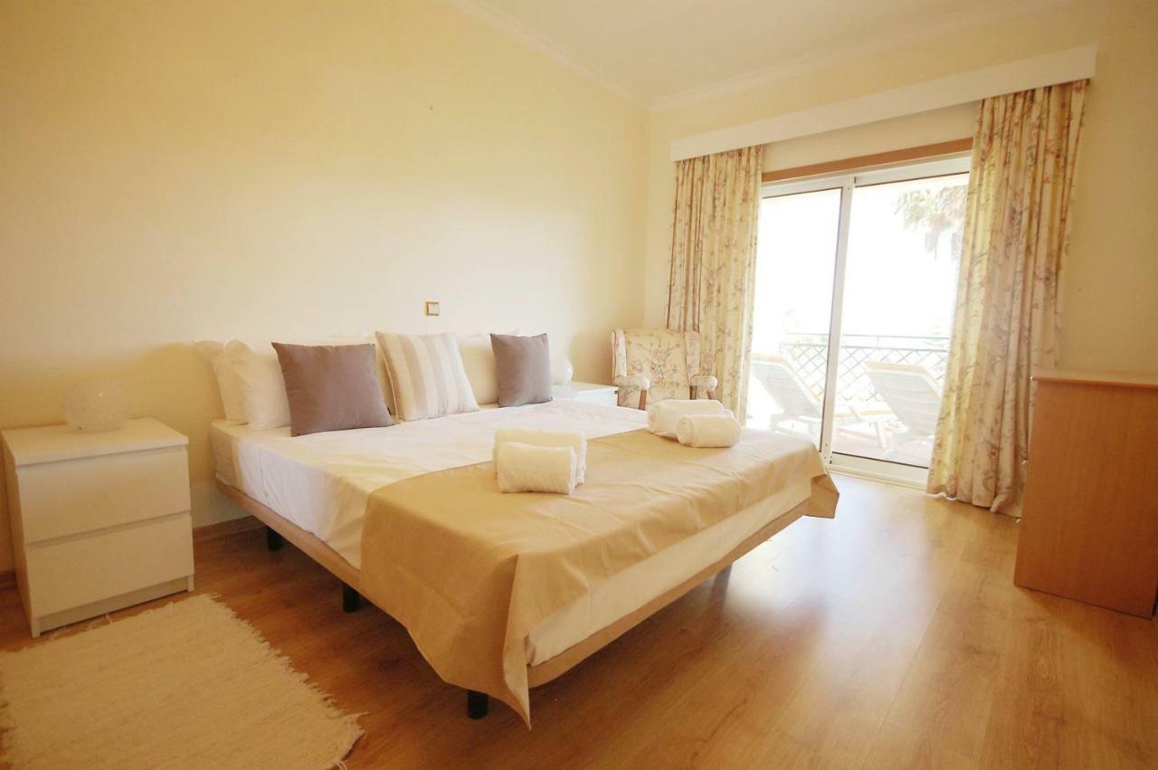 Apartment Coelha Beach - Pool - Free Wi-Fi - Air Con アルブフェイラ エクステリア 写真