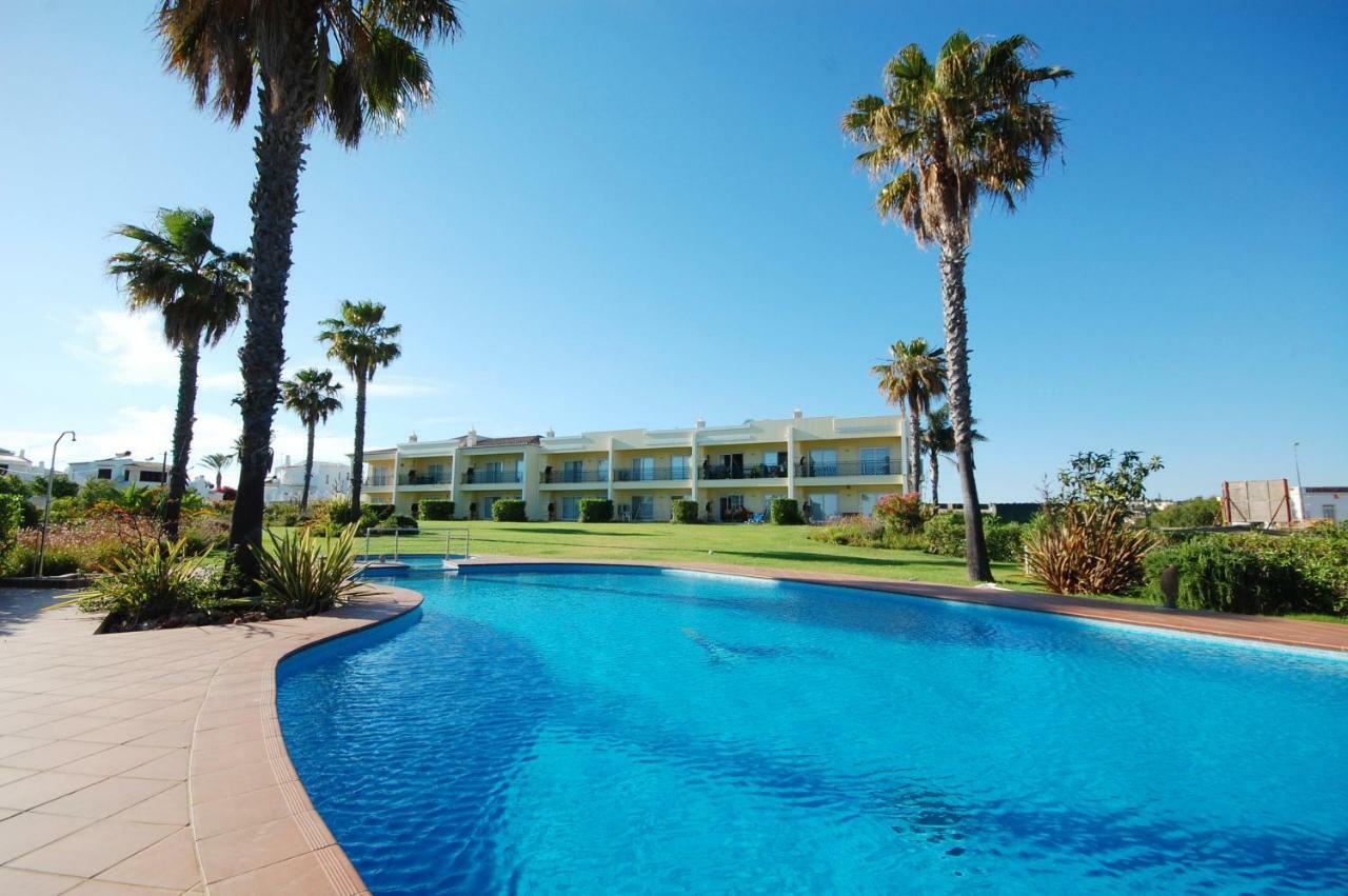 Apartment Coelha Beach - Pool - Free Wi-Fi - Air Con アルブフェイラ エクステリア 写真